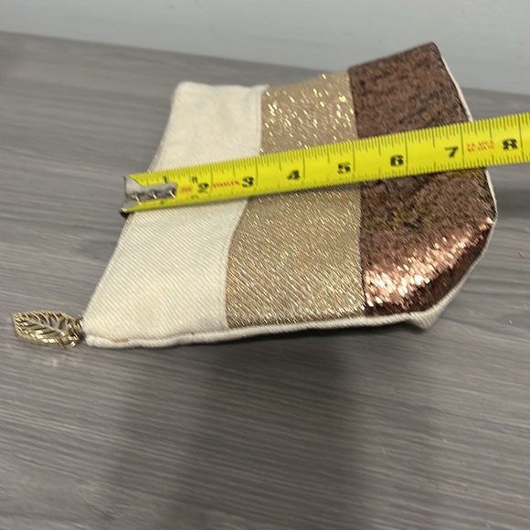 Clarins Make-Up, Travel Bag - Picture 5 of 9